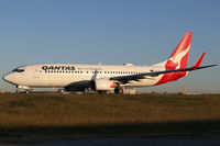 VH-XZE @ YSSY - taxi to 34R - by Bill Mallinson