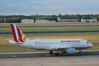 D-AKNL @ EDDT - -----