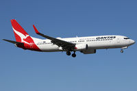 VH-VXH @ YSSY - finals to 2-5 - by Bill Mallinson
