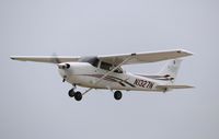 N1327N @ KOSH - Cessna 172S