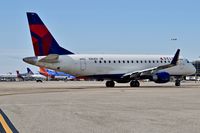 N264SY @ KBOI - Taxiing to the gate.