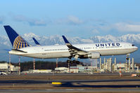 N658UA @ LIMC - Landing - by micka2b
