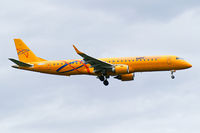 SP-LNO @ LOWW - LOT - Polish Airlines Embraer 195 (basic Saratov Airlines colors) - by Thomas Ramgraber