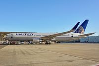 N662UA @ KSFO - SFO 2019. - by Clayton Eddy