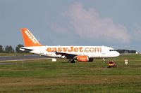 G-EZSM @ LFRB - Airbus A319-111, Taxiing to boarding ramp, Brest-Bretagne airport (LFRB-BES) - by Yves-Q