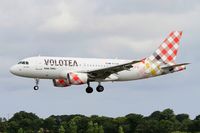 EI-FXP @ LFRB - Airbus A319-111, On final rwy 25L, Brest-Bretagne airport (LFRB-BES) - by Yves-Q