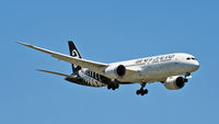 ZK-NZI @ YPPH - Boeing 787-9. Air New Zealand ZK-NZI final rwy 21 YPPH 250119. - by kurtfinger
