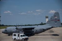 86-0419 @ MFD - 179th Airlift Wing, Mansfield, Ohio. Brand new paint job. This is the wing commander's personal aircraft. - by Robert Hein