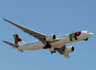 CS-TUM @ LIS - Take off from Lisbon Airport - by Willem Göebel