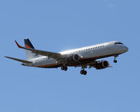 VH-ZPT @ YPPH - Embraer ERJ-190AR E190. Cobham VH-ZPT approach runway 21, YPPH.170519. - by kurtfinger