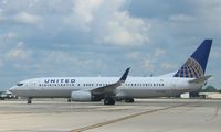 N77538 @ KRFD - Boeing 737-824