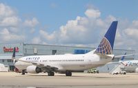N73259 @ KRFD - Boeing 737-824