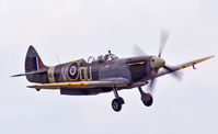 ML407 @ QFO - Duxford 12.7.2015 - by leo larsen