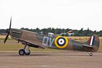 G-CFGJ @ QFO - Duxford 12.7.2015 - by leo larsen