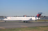 N993AT @ KLGA - Boeing 717-200 - by Mark Pasqualino