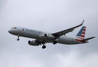 N992AU @ KORD - Airbus A321-231 - by Mark Pasqualino