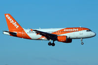 OE-LQM @ LIMC - Landing - by micka2b
