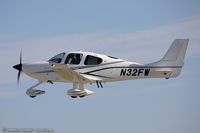 N32FW @ KOSH - Cirrus SR20  C/N 2483, N32FW