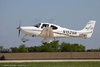 N152SR @ KOSH - Cirrus SR22  C/N 1940, N152SR