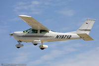 N19712 @ KOSH - Cessna 177B Cardinal  C/N 17702586, N19712