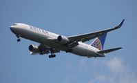 N644UA @ KORD - United