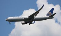 N655UA @ KORD - United