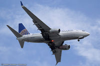 N27724 @ KEWR - Boeing 737-724 - United Airlines  C/N 28791, N27724