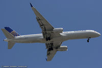 N17122 @ KEWR - Boeing 757-224 - United Airlines  C/N 27564, N17122