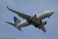 N21723 @ KEWR - Boeing 737-724 - United Airlines  C/N 28790, N21723