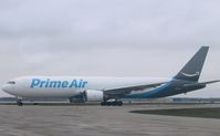 N313AZ @ KRFD - Boeing 767-338 - by Mark Pasqualino