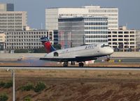 N946AT @ KLAX - Delta - by Florida Metal
