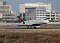 N946AT @ KLAX - Delta