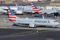 N802NN @ KPHX - American B738 taxying - by FerryPNL