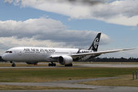 ZK-NZN @ NZCH - NZ296 to SIN - by Bill Mallinson