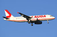 OE-LOW @ LOWW - Laudamotion Airbus A320 - by Thomas Ramgraber