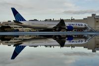 N2749U @ KSFO - SFO 2019.