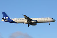 OY-KBH @ CPH - Copenhagen 27.12.2019 L/D R-04L - by leo larsen