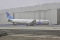 N2749U @ KSFO - SFO 2019.