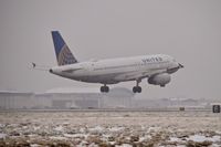 N444UA @ KBOI - Landing 10R.