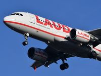 OE-LOA @ LFBD - OE126 from Vienna landing runway 23 - by Jean Christophe Ravon - FRENCHSKY