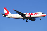 OE-LON @ LOWW - Laudamotion Airbus A320 - by Thomas Ramgraber