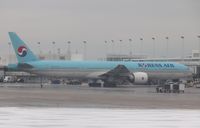 HL8208 @ KORD - Boeing 777-3B5/ER - by Mark Pasqualino