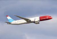 LN-LNT @ ESSA - Climbing from RWY 19R - by wijken