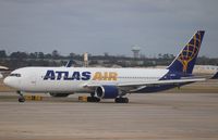 N649GT @ KIAH - Boeing 767-375/ER