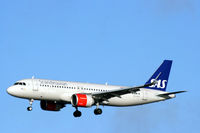 SE-ROT @ CPH - SE-ROT landing rw 22L