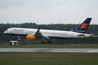 TF-FIP @ ESSA - Icelandair