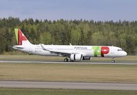 CS-TXA @ ESSA - RWY 19L - by wijken