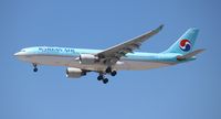 HL8228 @ KLAX - LAX 2016