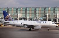 N895UA @ KORD - Airbus A319-132 - by Mark Pasqualino
