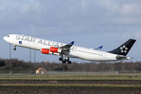 OY-KBM @ CPH - Copenhagen 13.2.2020 T/O R-22R - by leo larsen